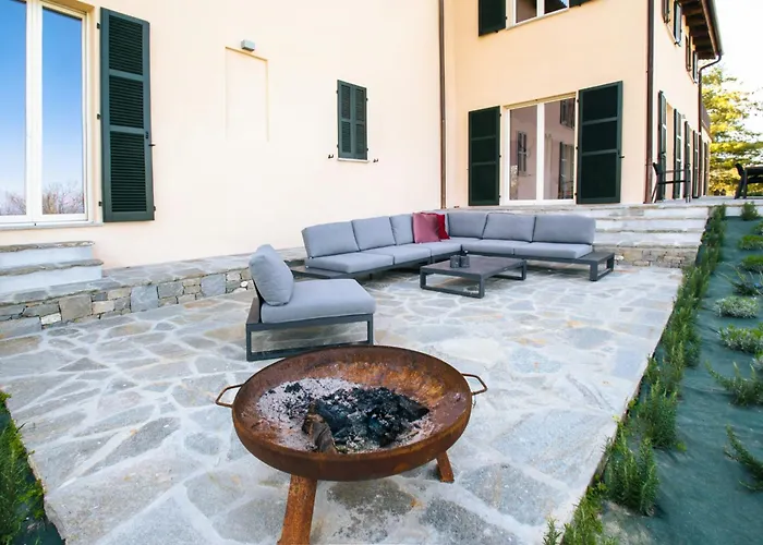Historic In Piedmont's Wine Country Costigliole d'Asti